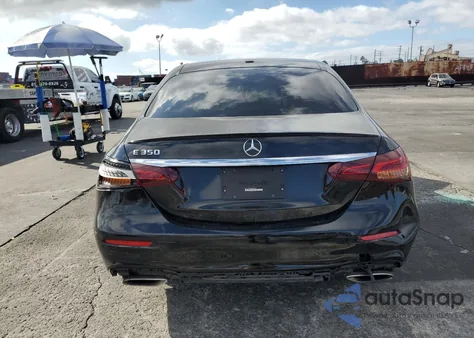 2022 Mercedes-Benz E 350 z USA, uszkodzony, nr VIN W1KZF8DB3NB085921